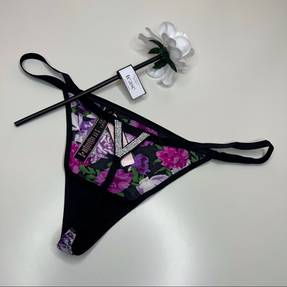 Victoria's Secret VERY SEXY Bombshell Shine V-string Panty